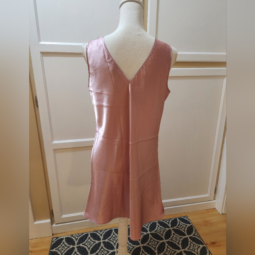Nine & Company Women's Sleeveless Lace V-neck Nightgown - Picture 4 of 9